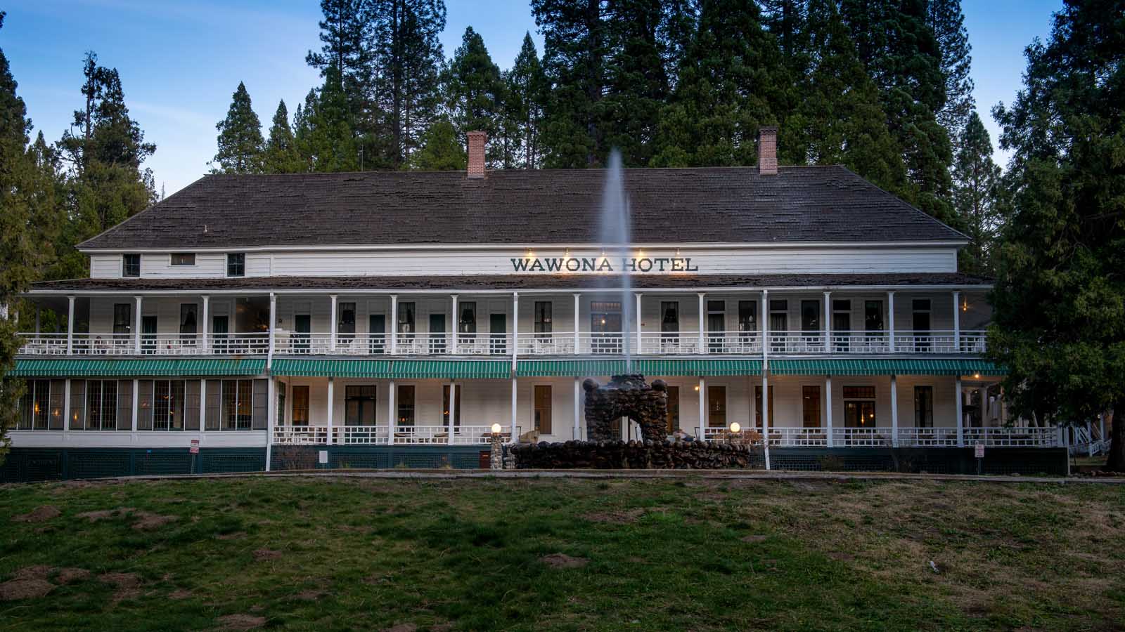 where to stay in yosemite national park wawona hotel