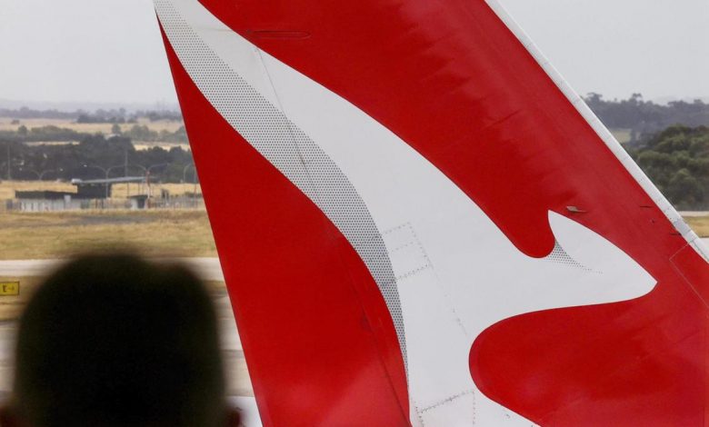 Photo of Qantas criticized the decision to drop 60 bags from a flight