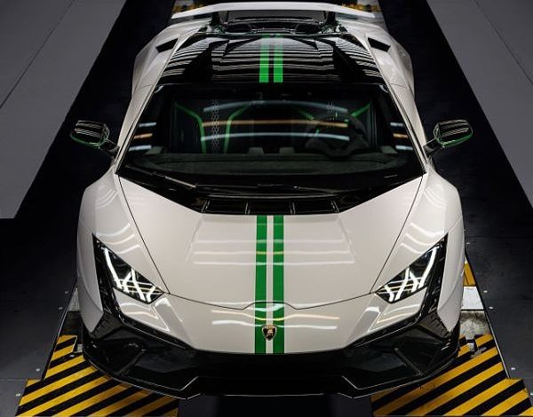 Photo of Lamborghini celebrates its 60th anniversary with three limited edition Huracáns

 /  2023-04-24 06:30:57 