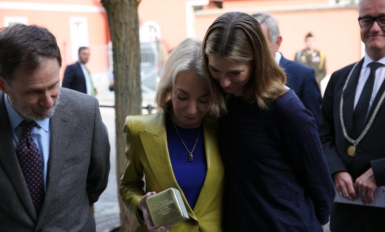 Photo of Ambassador Gutmann pays tribute to family members in Feuchtwangen