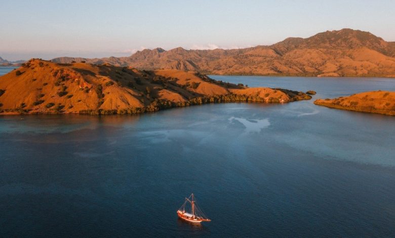 Photo of 7 reasons to visit Komodo National Park on a luxury phinisi